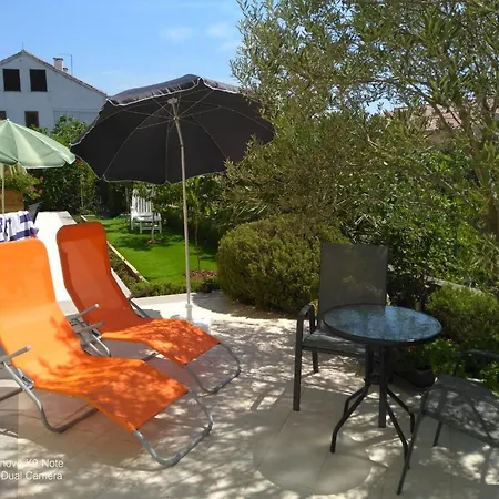 Gostinjska kuća Ana 4*