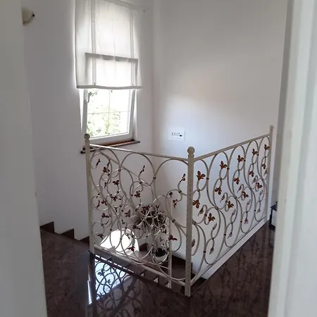 Gostinjska kuća Ana 4*