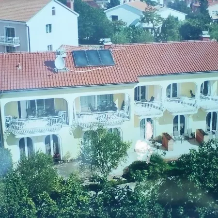 Ana Pensionat Krk Town